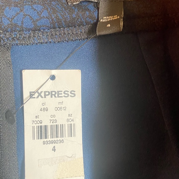 NWT Express Lace Print Asymmetrical Mini
Skirt Size 4 Black/ Blue - Picture 4 of 16